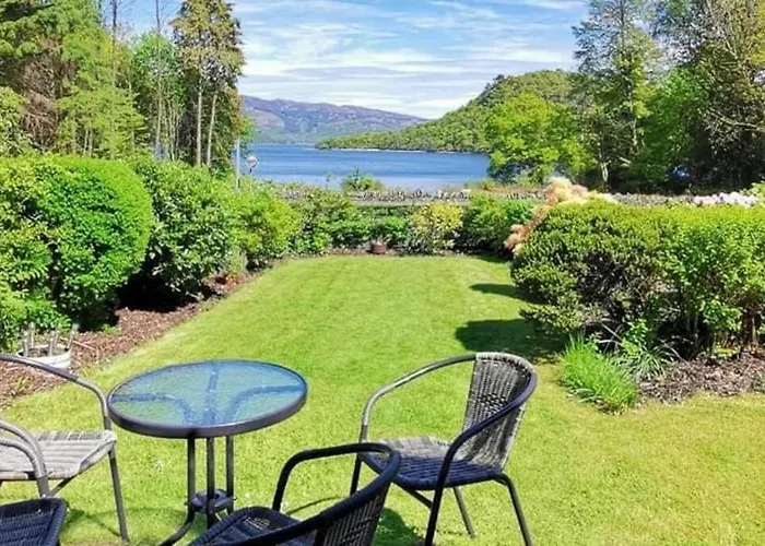 Historic Cottage Next To Loch Lomond Luss